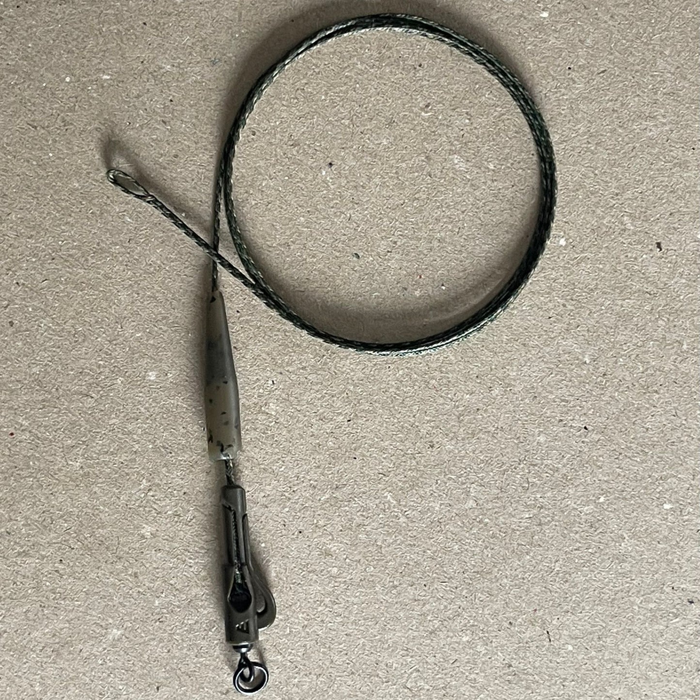 4Carpers Safe Clip Rig Evolve x OMC with Ring Swivel and 40lb lead-free leader 78cm