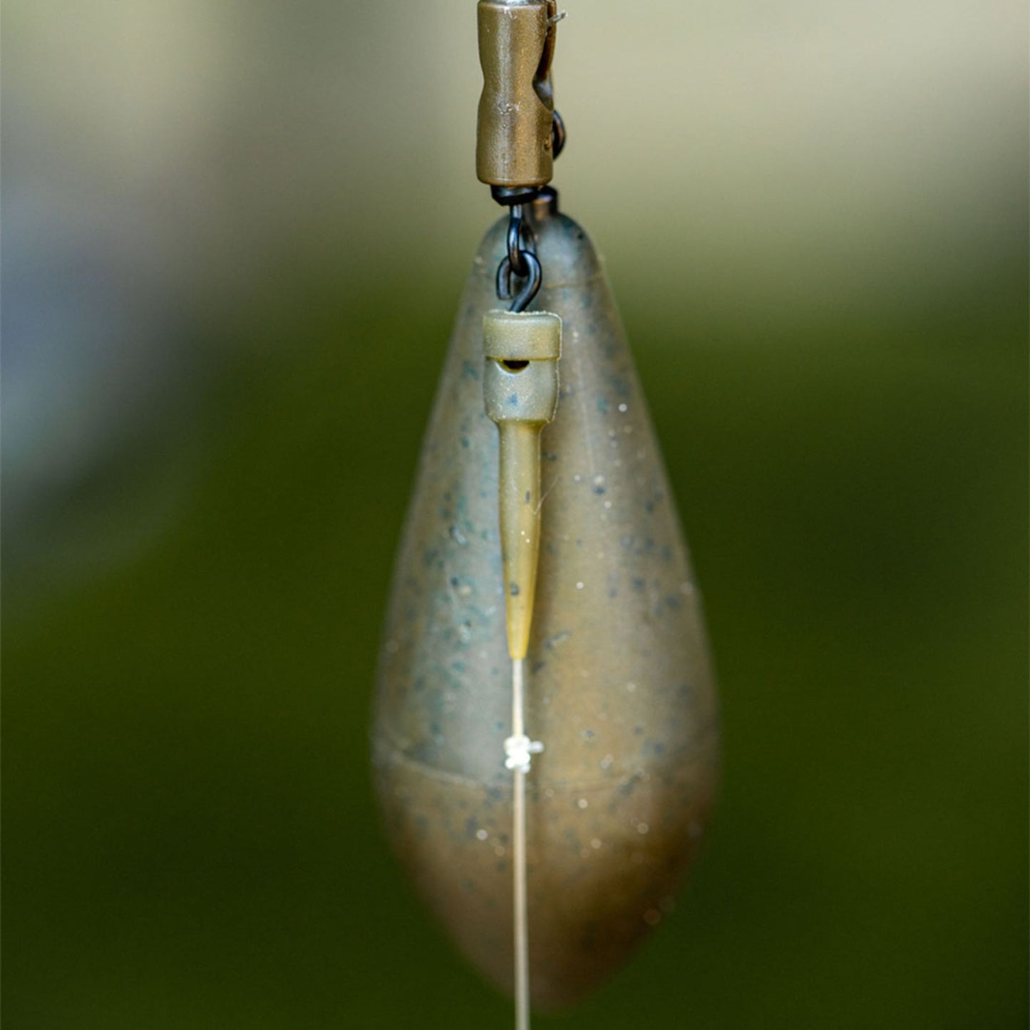 Evolve Short Ring Link Anti-Tangle Sleeves close-up showing cutting marker and depth-limiting features, 10 pack