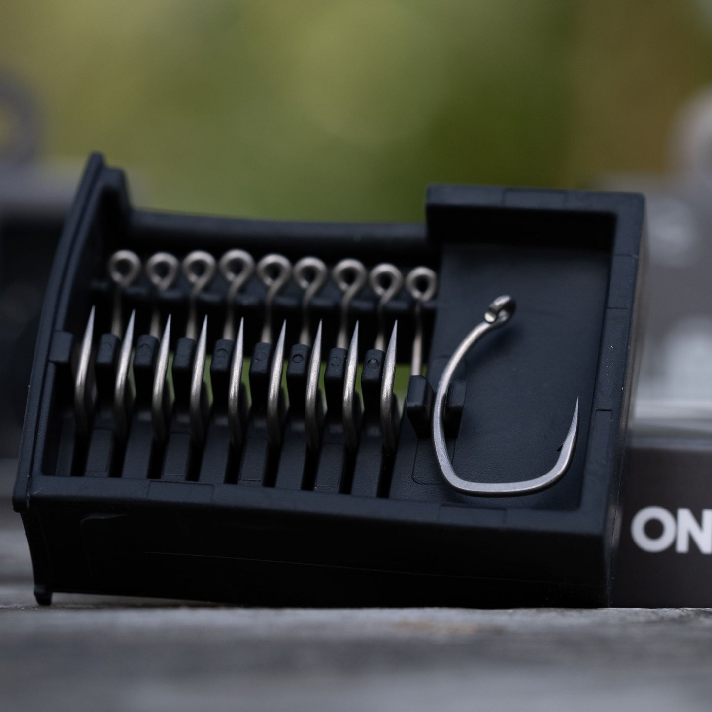 OMC The Lock carp fishing hooks with lock shape for secure hook-ups, 10 pack