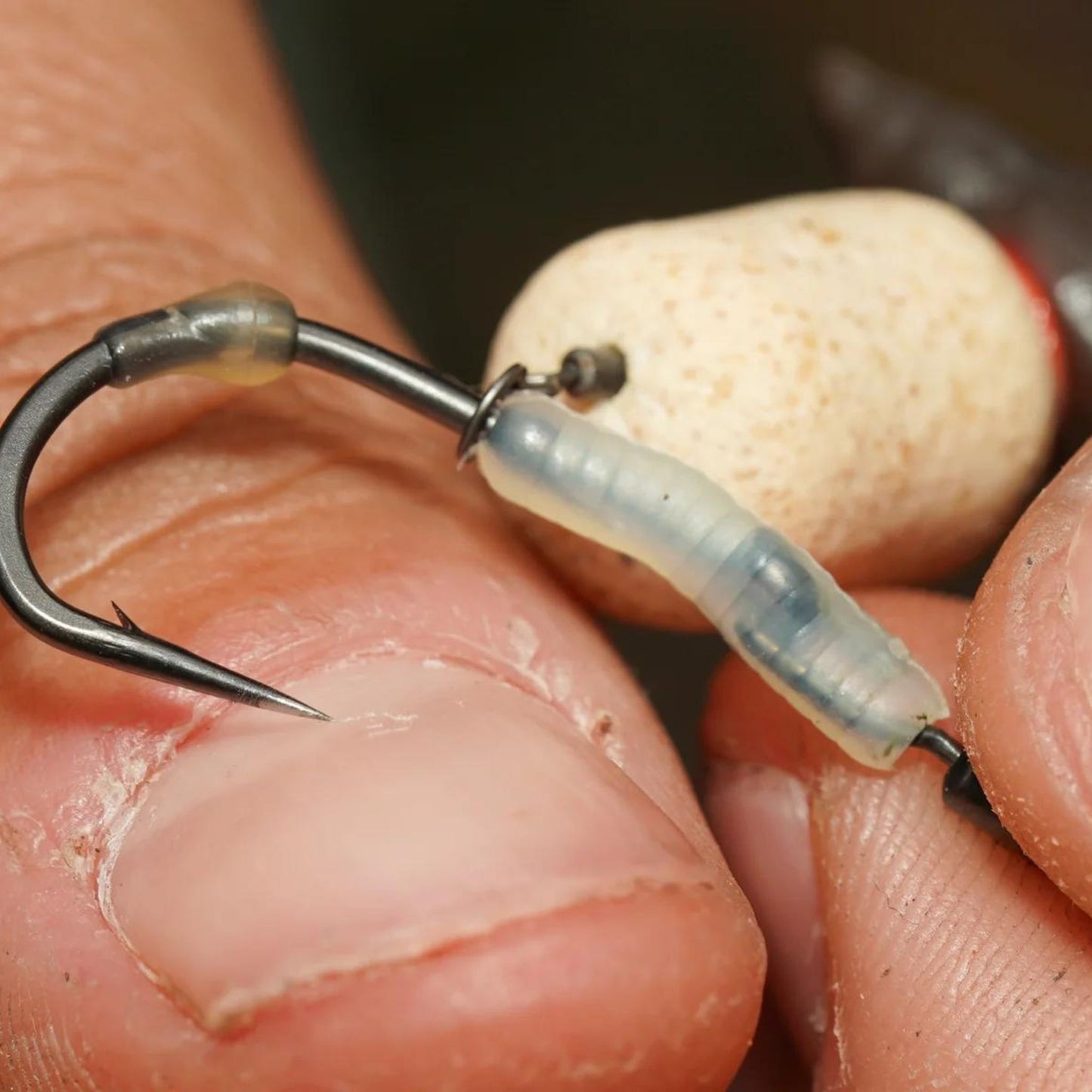 OMC Tweakers Touch Me Up hook sharpness test on fingernail