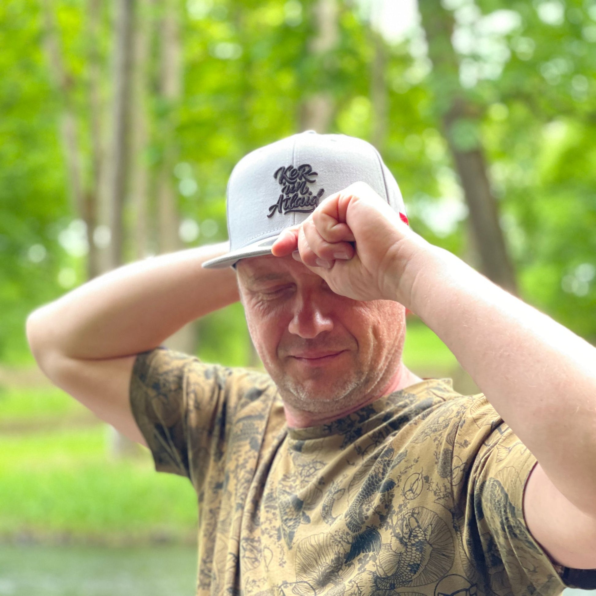 4Carpers Full Cap Grey Catch & Release – lifestyle photo