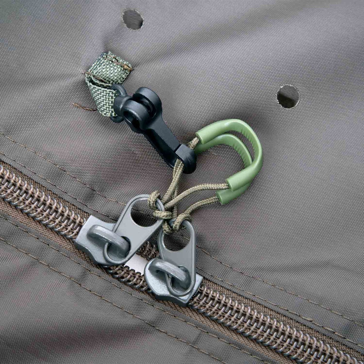 Bank-Tek Floating Weigh Sling strong zip with secure clip closure