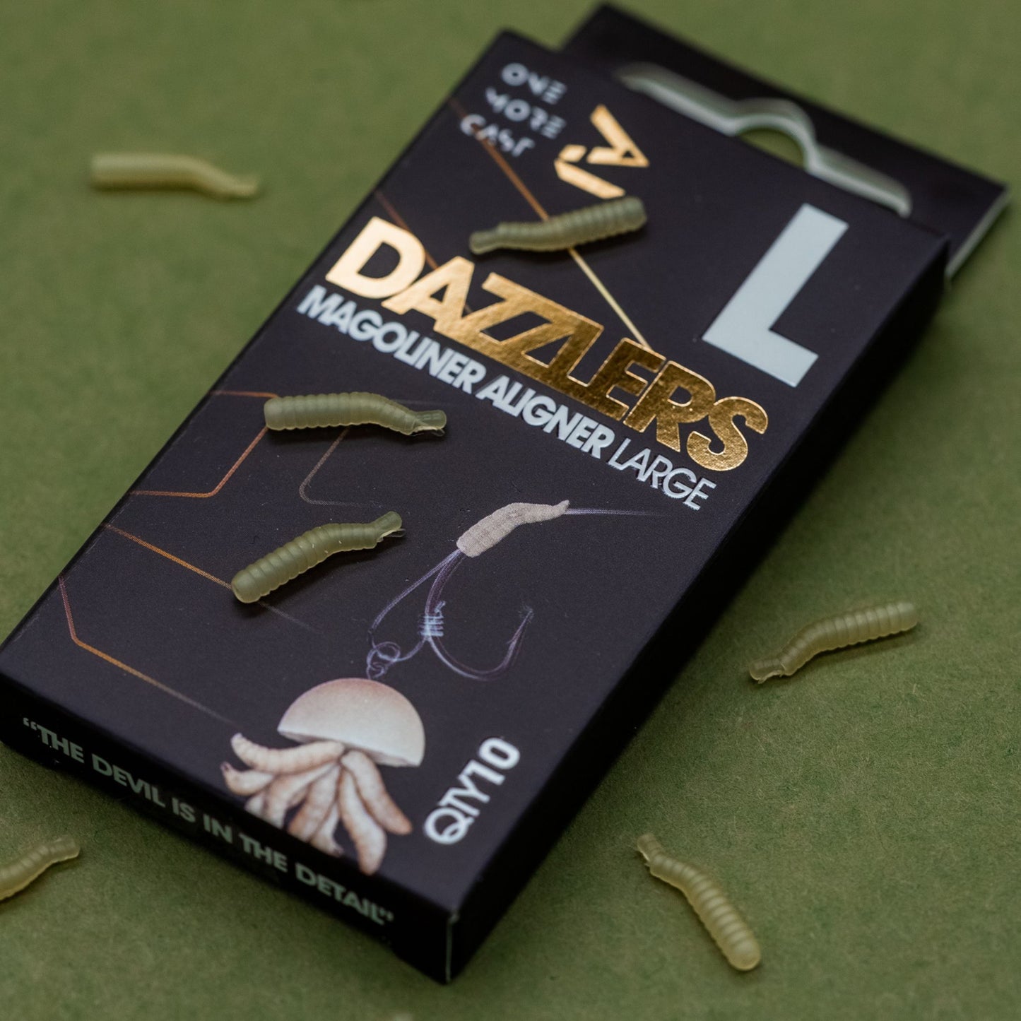 OMC Dazzlers Magoliner Aligner large white 10 pack for hook size 6 or larger