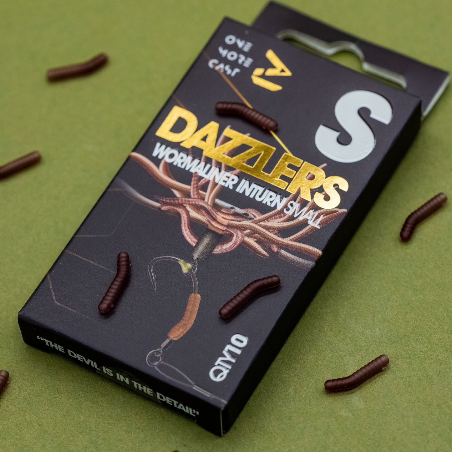 OMC Dazzlers Wormaliner Inturn small brown 10 pack for size 8 hooks or smaller