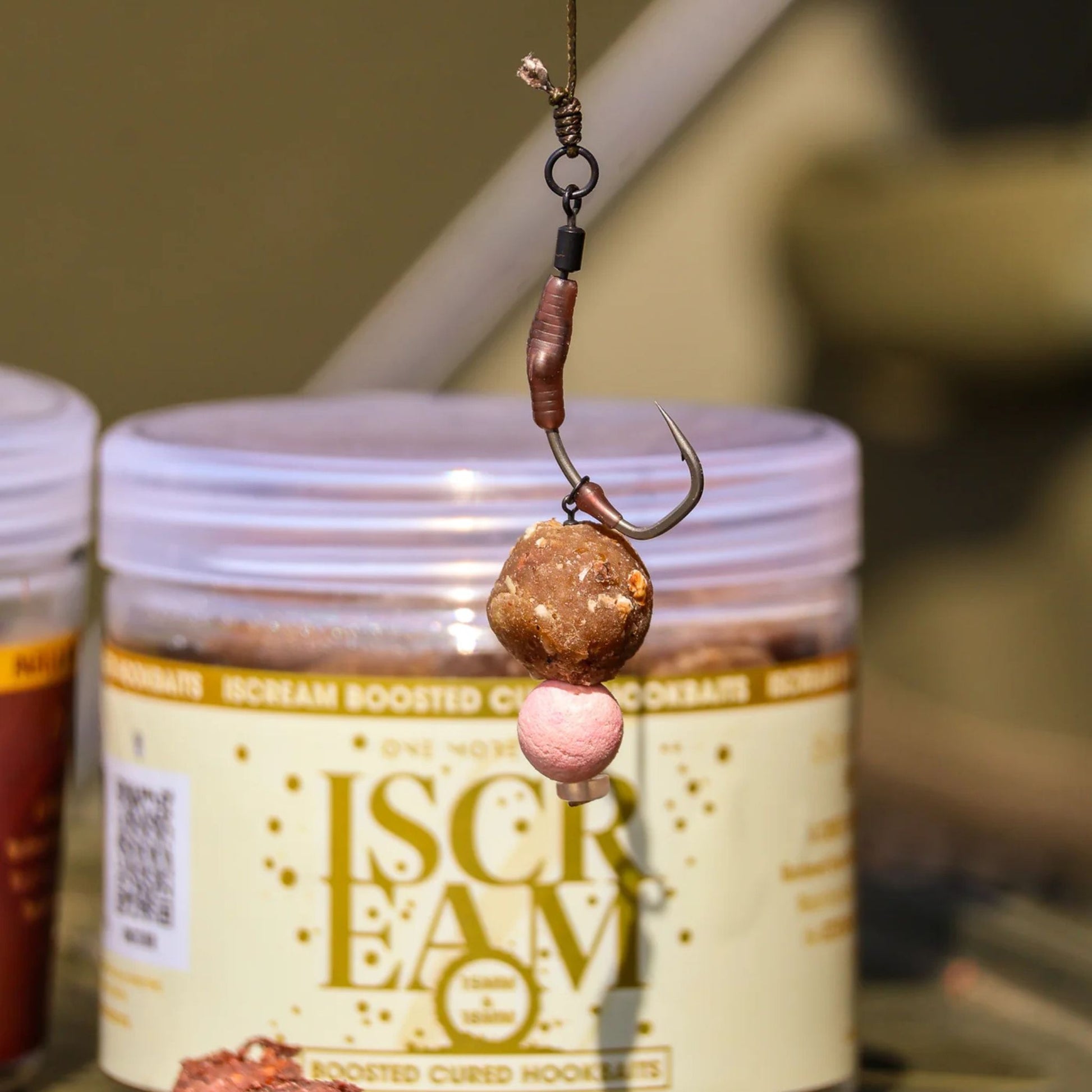 OMC iScream Boosted Cured Hookbait mounted on carp hair rig
