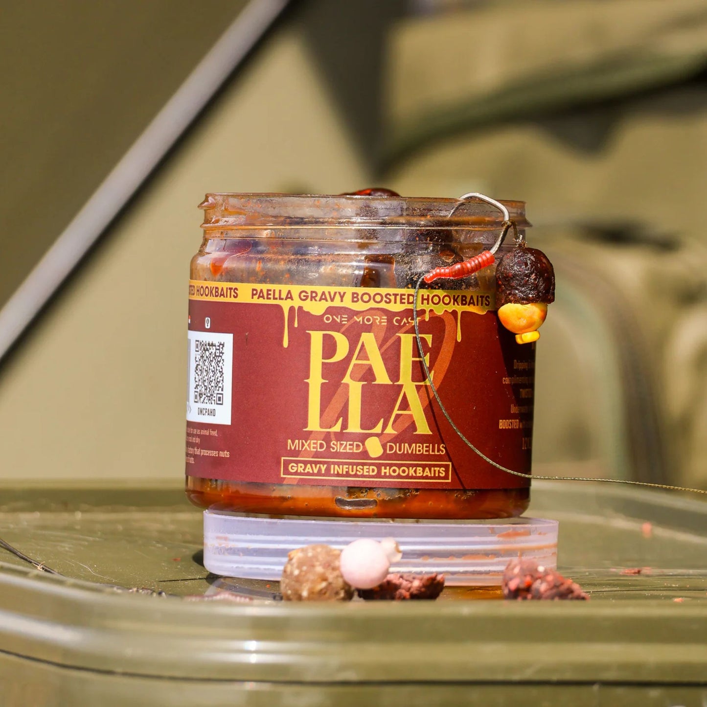 OMC Paella Gravy Infused Hookbait mounted on carp rig hooklink