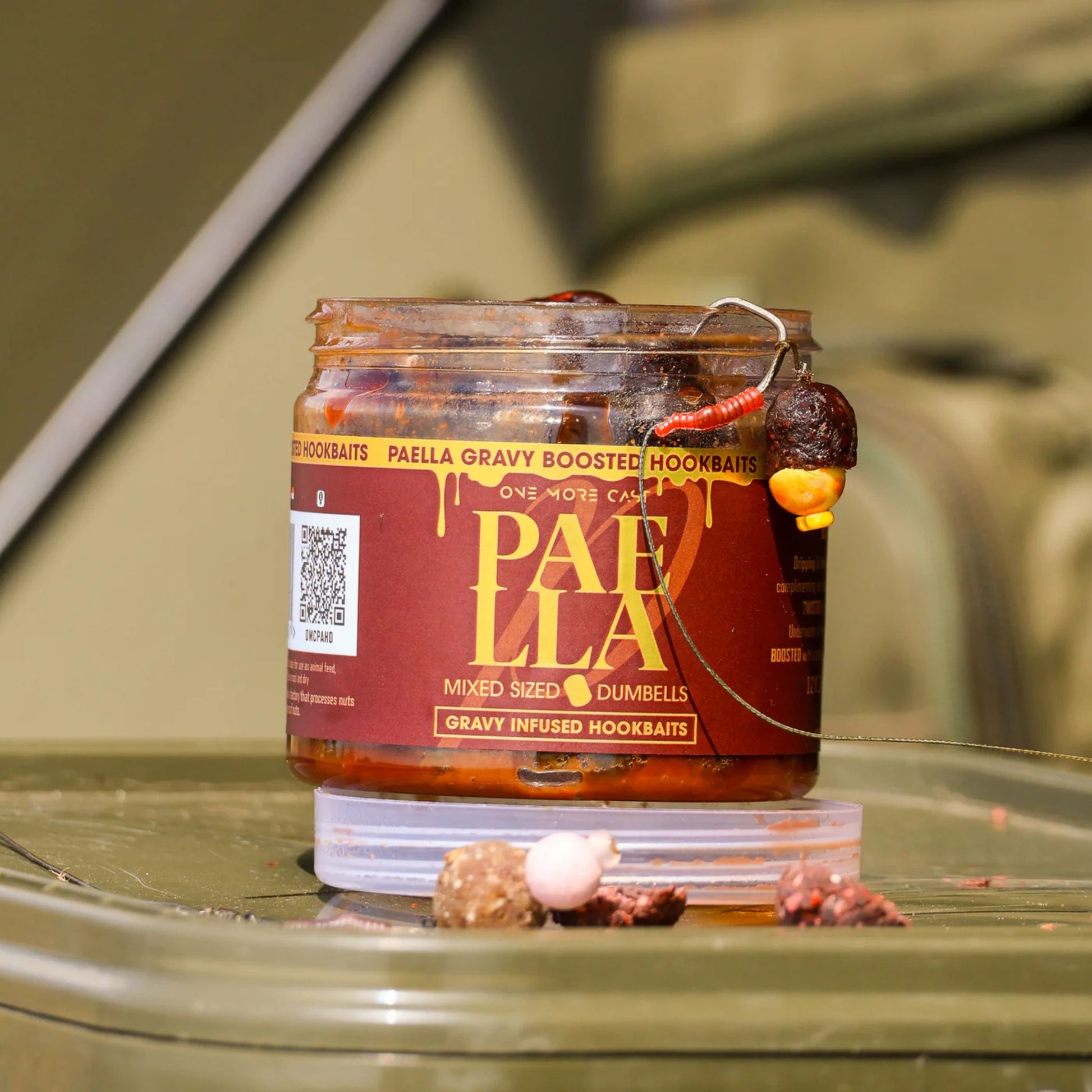 OMC Paella Gravy Infused Hookbait mounted on carp rig hooklink