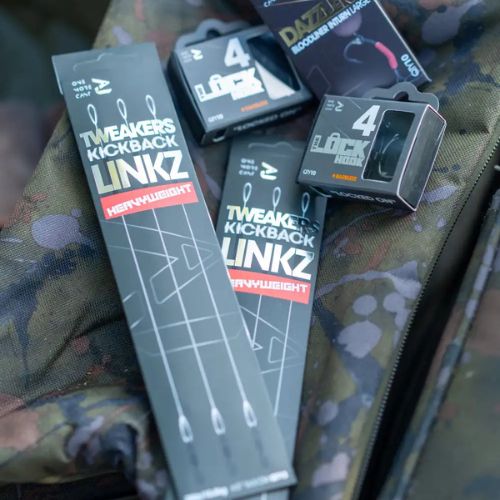 OMC Tweakers Heavyweight Kickback Linkz - pack contents showing hooklinks, hooks and hook rubbers for complete Ronnie Rig assembly