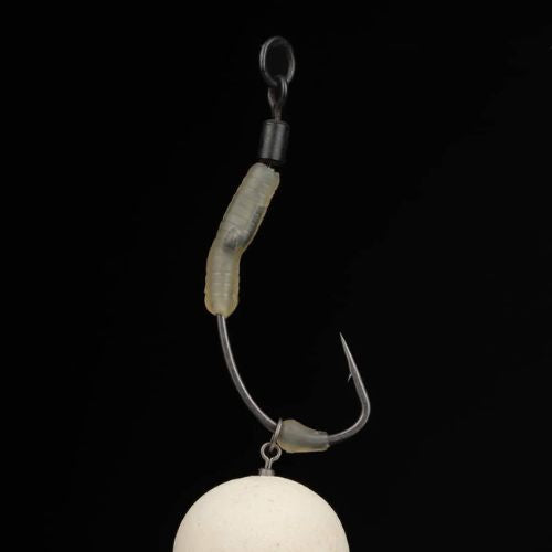Ronnie rig hook section white for carp fishing popup presentation with bait screw attachment